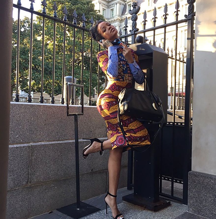 Singer Rihanna played out her 'Scandal' fantasy during a visit to the White House with a series of Instagram pictures.