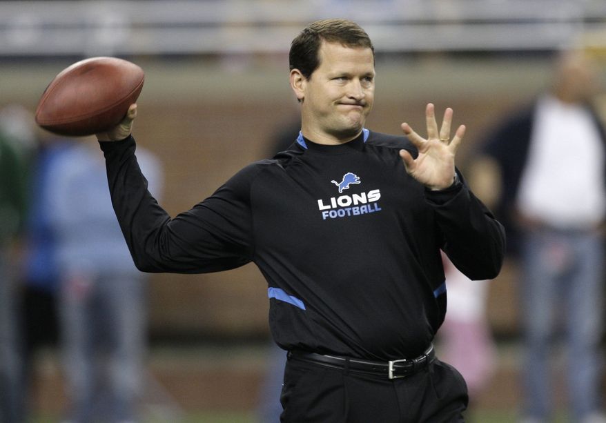 Detroit Lions defensive coordinator Joe Barry warms up against the Washington Redskins in an NFL football game in Detroit, Sunday, Oct. 26, 2008.  (AP Photo/Paul Sancya)