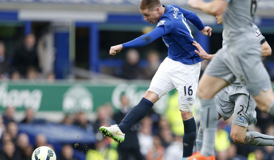Everton&#39;s James McCarthy scores his sides first goal of the game  during the English Premier League soccer match between Everton and Newcastle United at Goodison Park, Liverpool, England, Sunday, March 15, 2015. (AP Photo/Lynne Cameron, PA)  UNITED KINGDOM OUT  NO SALES   NO ARCHIVES