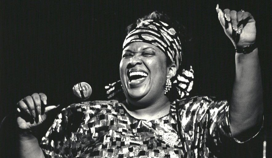 In this 1987 photo, Ortheia Barnes performs at the Pontch Nightclub in Detroit. Barnes, who opened for Motown greats like Stevie Wonder and later entered the ministry, died Friday, May 15, 2015. She was 70. (Patricia Beck/Detroit Free Press via AP) DETROIT NEWS OUT; TV OUT; MAGS OUT; NO SALES; MANDATORY CREDIT DETROIT FREE PRESS