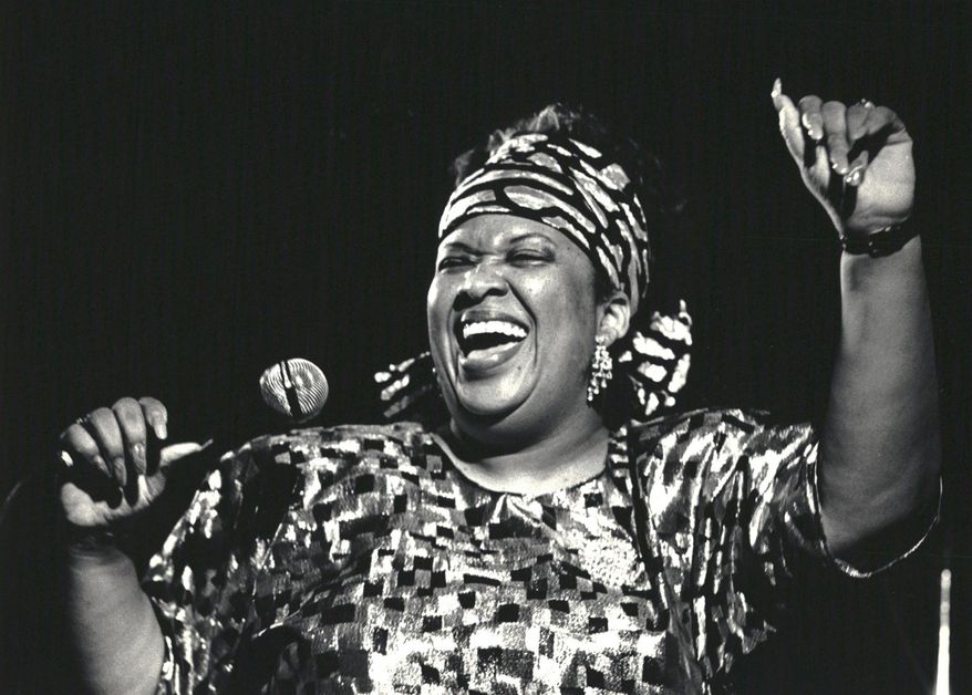 In this 1987 photo, Ortheia Barnes performs at the Pontch Nightclub in Detroit. Barnes, who opened for Motown greats like Stevie Wonder and later entered the ministry, died Friday, May 15, 2015. She was 70. (Patricia Beck/Detroit Free Press via AP) DETROIT NEWS OUT; TV OUT; MAGS OUT; NO SALES; MANDATORY CREDIT DETROIT FREE PRESS