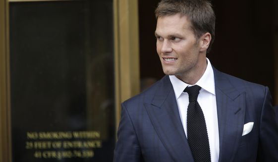 New England Patriots quarterback Tom Brady leaves federal court Wednesday, Aug. 12, 2015, in New York. Brady left the courthouse after a full day of talks with a federal judge in his dispute with the NFL over a four-game suspension. (AP Photo/Mary Altaffer)