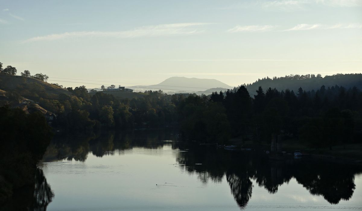 NextImg:Oregon scuba diver still missing after diving into Umpqua River