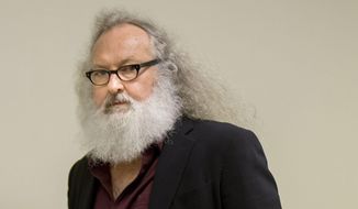 Actor Randy Quaid arrives at his Immigration and Refugee Board hearing in Montreal, Thursday, Oct. 8, 2015. (Peter McCabe/The Canadian Press via AP) ** FILE **