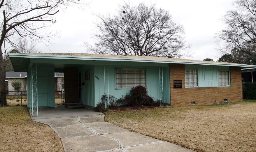 This photo taken Jan. 29, 2008, shows the house of slain civil rights leader Medgar Evers in Jackson, Miss. Mississippi's Republican U.S. Sens. Thad Cochran and Roger Wicker said Friday, Oct. 9, 2015, they've filed a bill that would authorize a study on the national significance of the Evers home, as a step toward making it part of the National Park Service. The bill is similar to one filed earlier by U.S. Rep. Bennie Thompson, D-Miss. (AP Photo/Rogelio V. Solis)