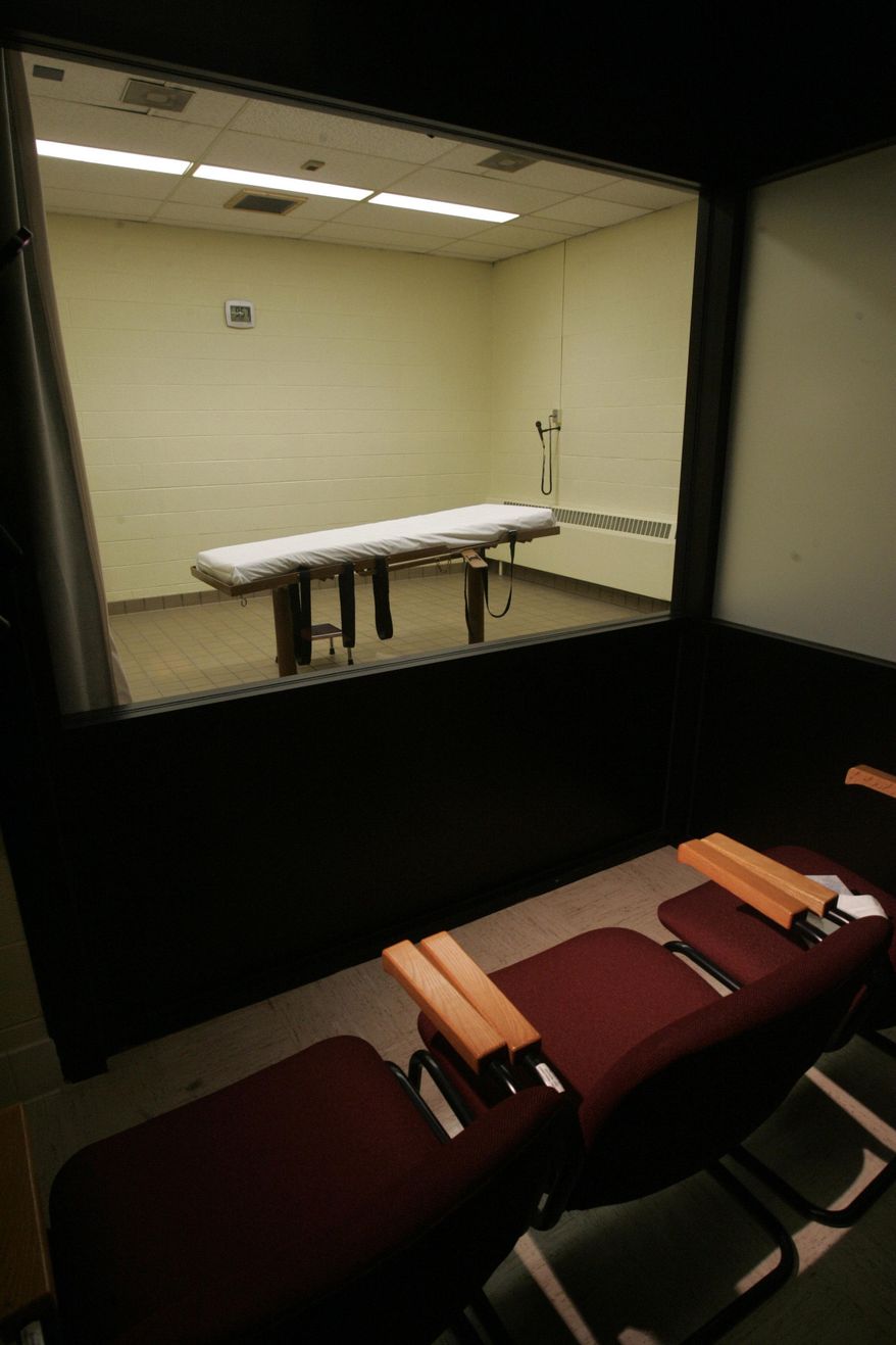 This photo shows the death chamber at the Southern Ohio Corrections Facility in Lucasville, Ohio. (Associated Press)