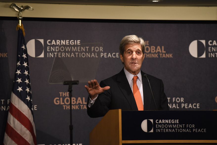 Secretary of State John Kerry discusses U.S. policy toward the Middle East, Wednesday, Oct. 28, 2015, at the Carnegie Endowment for International Peace in Washington. (AP Photo/Sait Serkan Gurbuz)