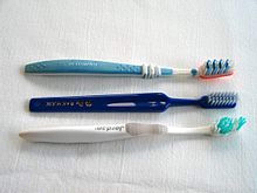 Toothbrushes (Photo by Jonas Bergsten/Wikimedia Commons)