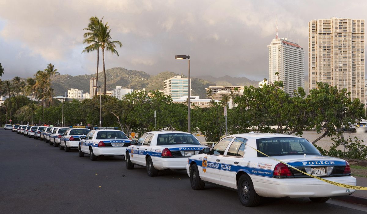 NextImg:Good Samaritan rescues newborn girl from trash can in Hawaii