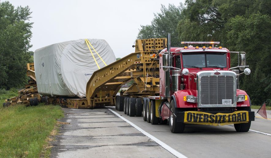 Truck Hauling Part Of Wind Turbine Runs Off Bay County Road Bay County Sheriff S Deputies And Workers From Mike Towing Kreager Respond To A Semi Trailer That Ran Off The Road While Hauling Wind Turbine