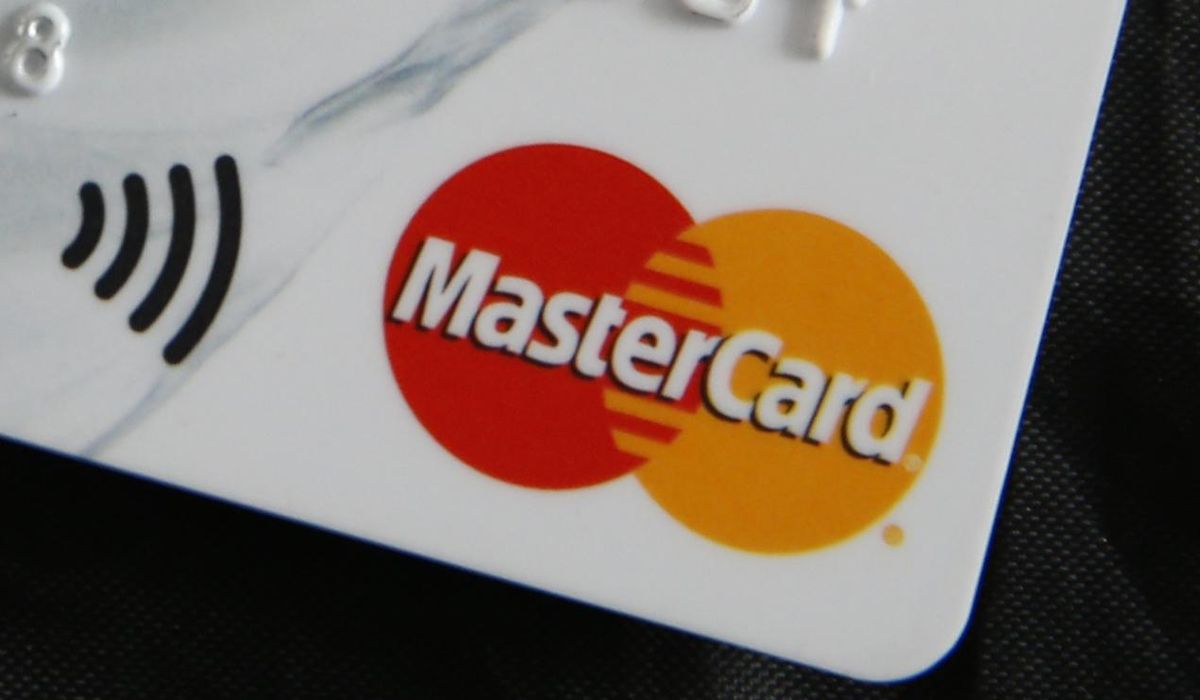 NextImg:Big-box banks: Congress’ plan to lower credit-card swipe fees pits retailers against banks
