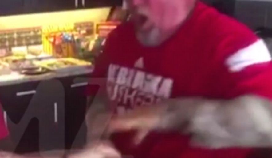 Larry the Cable Guy reacts in shock after breaking an Army veteran&#39;s humerus during an arm-wrestling match. (YouTube, TMZ)