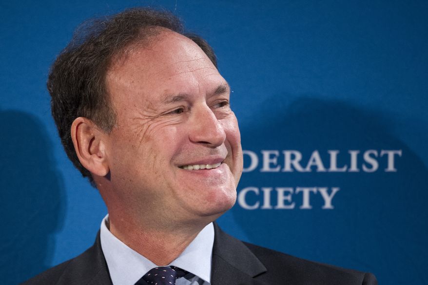 Supreme Court Justice Samuel Alito speaks at the Federalist Society's National Lawyers Convention in Washington, Thursday, Nov. 17, 2016. (AP Photo/Cliff Owen)