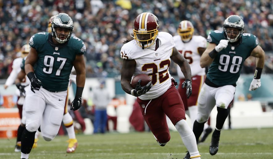 Washington Redskins&#x27; Rob Kelley runs for a touchdown during the first half of an NFL football game against the Philadelphia Eagles, Sunday, Dec. 11, 2016, in Philadelphia. (AP Photo/Michael Perez)