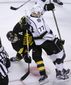 kings_bruins_hockey_16958.jpg