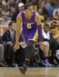 lakers_hornets_basketball_83838.jpg