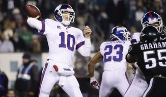New York Giants quarterback Eli Manning (10) in action during an NFL football game against the Philadelphia Eagles, Thursday, Dec. 22, 2016, in Philadelphia. (AP Photo/Matt Rourke)