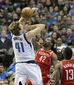 rockets_mavericks_basketball_65150.jpg