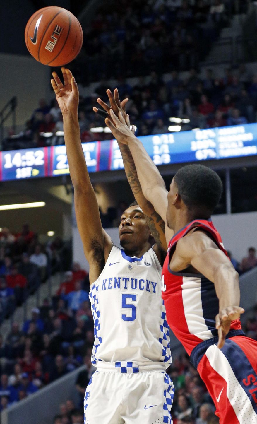 Kentucky guard Malik Monk (5) shoots a jumper past a Mississippi defender in the first half of the NCAA college basketball game in Oxford, Miss., Thursday, Dec. 29, 2016. No. 8 Kentucky won 99-76. (AP Photo/Rogelio V. Solis)