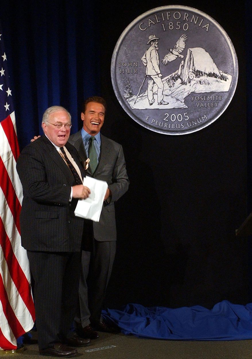 FILE - In this March 29, 2004, file photo, California Gov. Arnold Schwarzenegger, right, and state Librarian Kevin Starr, smile after unveiling the design chosen for the California Quarter during ceremonies in Sacramento, Calif. Starr, California&#39;s former librarian and one of the state&#39;s premier historians, died Saturday, Jan. 14, 2017. He was 76 (AP Photo/Rich Pedroncelli, File)