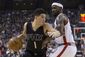 suns_raptors_basketball_41018.jpg