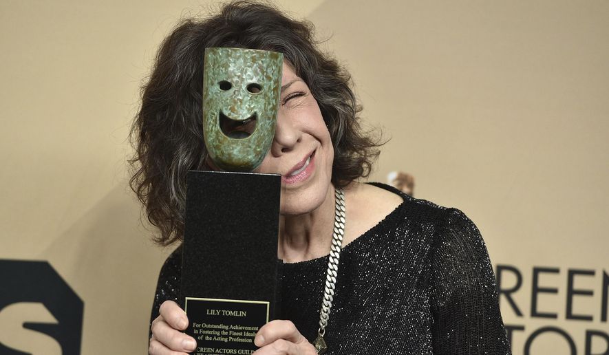 Lily Tomlin poses in the press room with the Lifetime Achievement Award at the 23rd annual Screen Actors Guild Awards at the Shrine Auditorium & Expo Hall on Sunday, Jan. 29, 2017, in Los Angeles. (Photo by Jordan Strauss/Invision/AP)