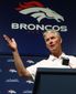 broncos_coaches_football_05914.jpg