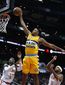 nuggets_hawks_basketball_97334.jpg