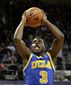 ucla_washington_basketball_50404.jpg