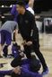 washington_fultz_out_basketball_64315.jpg