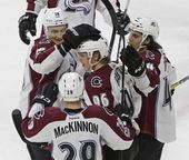 aptopix_avalanche_hurricanes_hockey_94805.jpg