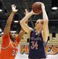 saint_mary_pepperdine_basketball_36075.jpg