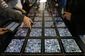 apple_iphone_alone_39174.jpg