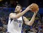 cavaliers_bogut_basketball_66346.jpg