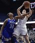 aac_tulsa_uconn_basketball_32750.jpg