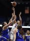aac_tulsa_uconn_basketball_42621.jpg