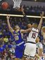 summit_omaha_s_dakota_st_basketball_27649.jpg