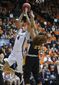 long_beach_st_oregon_st_basketball_39177.jpg