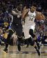 bucks_warriors_basketball_29290.jpg