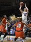 ncaa_syracuse_uconn_basketball_18844.jpg