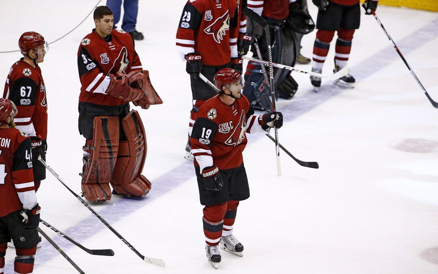 Arizona Coyotes' Shane Doan (19) waves to the crowd after the team's NHL hockey game against the Minnesota Wild Saturday, April 8, 2017, in Glendale, Ariz. The Wild defeated the Coyotes 3-1. (AP Photo/Ross D. Franklin)