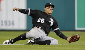 Chicago White Sox right fielder Avisail Garcia catches a Detroit Tigers&#x27; Ian Kinsler fly ball in the ninth inning of a baseball game in Detroit, Friday, April 28, 2017. The White Sox won 7-3. (AP Photo/Paul Sancya)