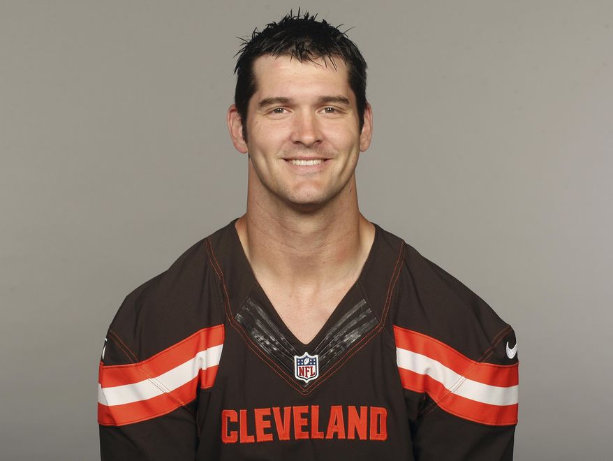 FILE - This is a 2016 file photo showing Gary Barnidge of the Cleveland Browns NFL football team. The Browns have released veteran tight end Gary Barnidge, one of their most productive players the past four years. (AP Photo/File)