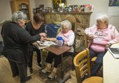 jazz_fans-pink_grandmas_29582.jpg