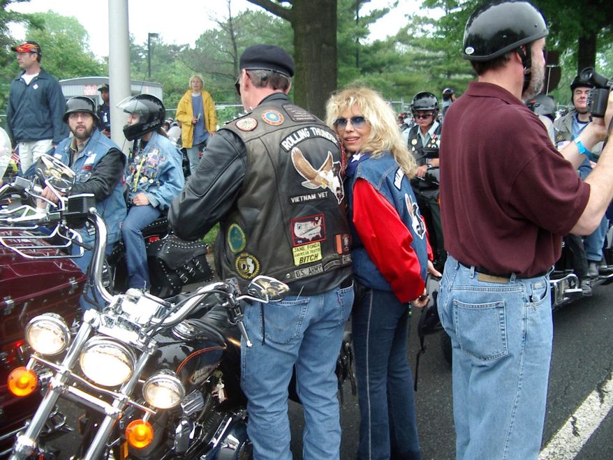 Nancy Sinatra with Artie Muller at a Rolling Thunder demonstration. Image courtesy of Nancy Sinatra.
