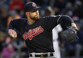 leading_off_baseball_17668.jpg