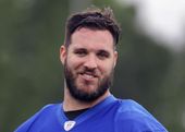 lions_decker_football_74977.jpg