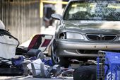 car_strikes_pedestrians_22566.jpg