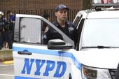 police_officer_shot_bullet_resistant_glass_68539.jpg