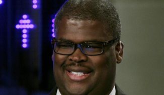 In this April 11, 2011 file photo, Charles Payne, of the Fox Business Network, appears on &amp;quot;Varney &amp;amp; Co.,&amp;quot; in New York. Payne has been suspended after reportedly being accused of sexual harassment. The network said Thursday, July 6, 2017, it suspended &amp;quot;Making Money&amp;quot; anchor Payne pending an investigation, but didn&#39;t provide any details. (AP Photo/Richard Drew, File)